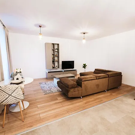 Διαμέρισμα Evra Royal- Free Private Parking