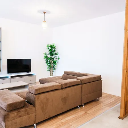 Evra Royal- Free Private Parking Lägenhet *