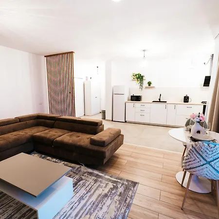 Evra Royal- Free Private Parking