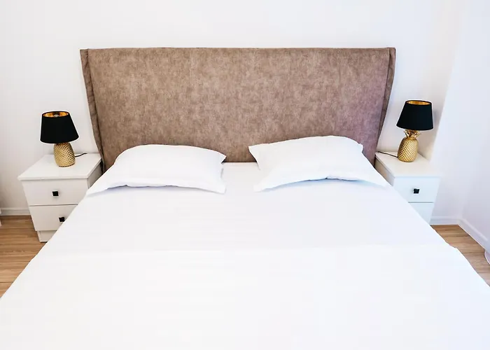 Lägenhet Evra Royal- Free Private Parking *