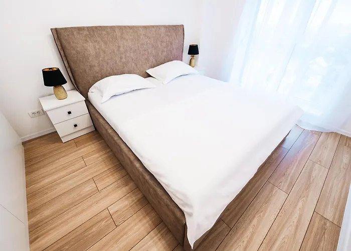 Evra Royal- Free Private Parking Lägenhet *